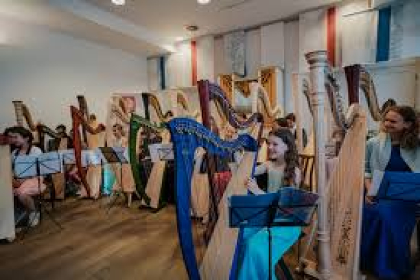 CELOSTÁTNÍ SOUTĚŽ PRAH-A-HARP FESTIVAL * hra na harfu